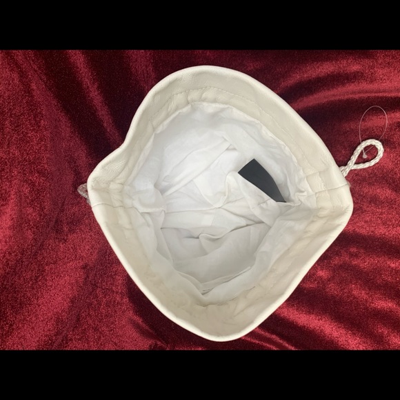 Free People.White 💯 leather w/ gold purse bag - Picture 6 of 8